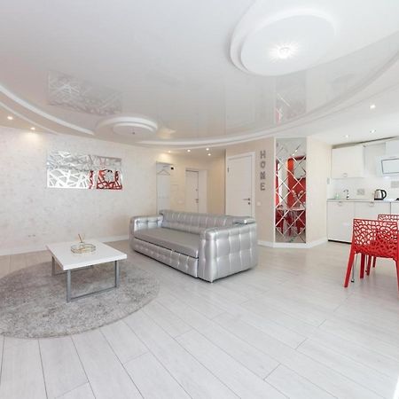 Flat24 On Lesi Ukrainki 3 Apartment Kiev Ngoại thất bức ảnh
