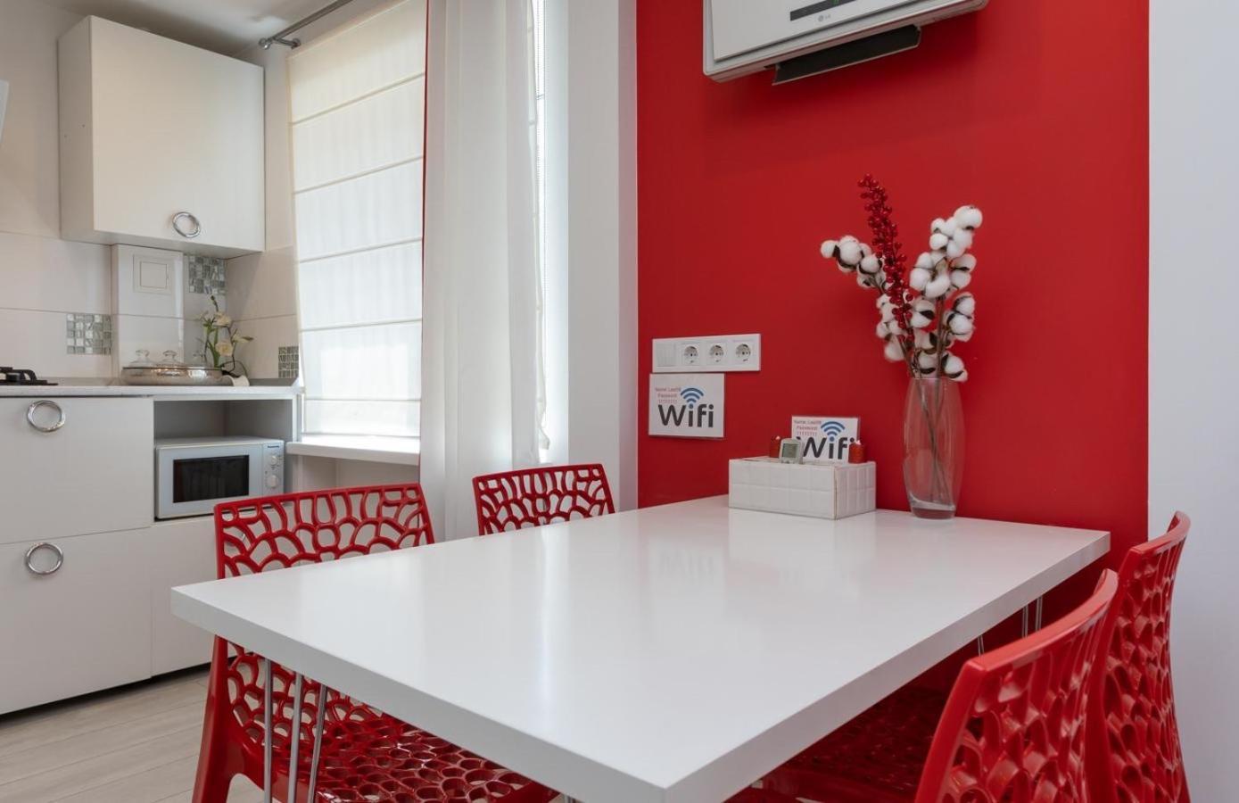 Flat24 On Lesi Ukrainki 3 Apartment Kiev Ngoại thất bức ảnh
