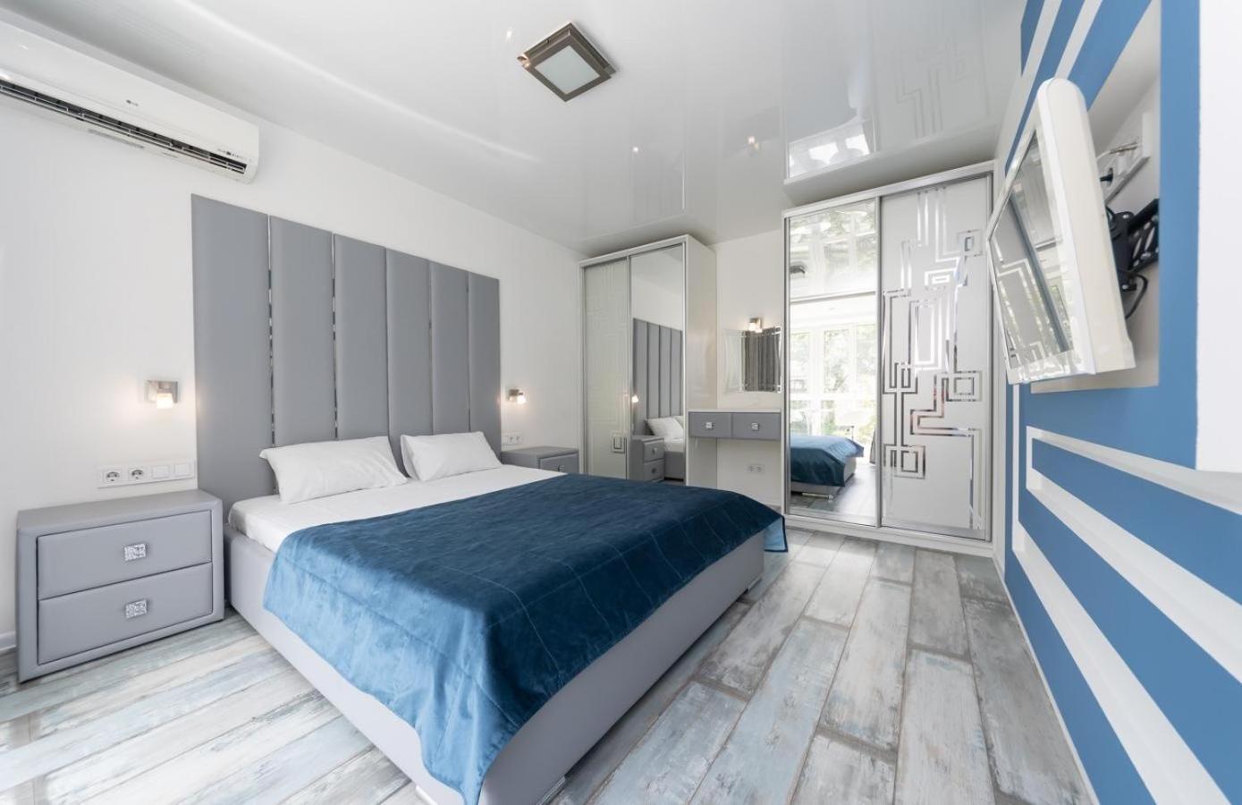 Flat24 On Lesi Ukrainki 3 Apartment Kiev Ngoại thất bức ảnh