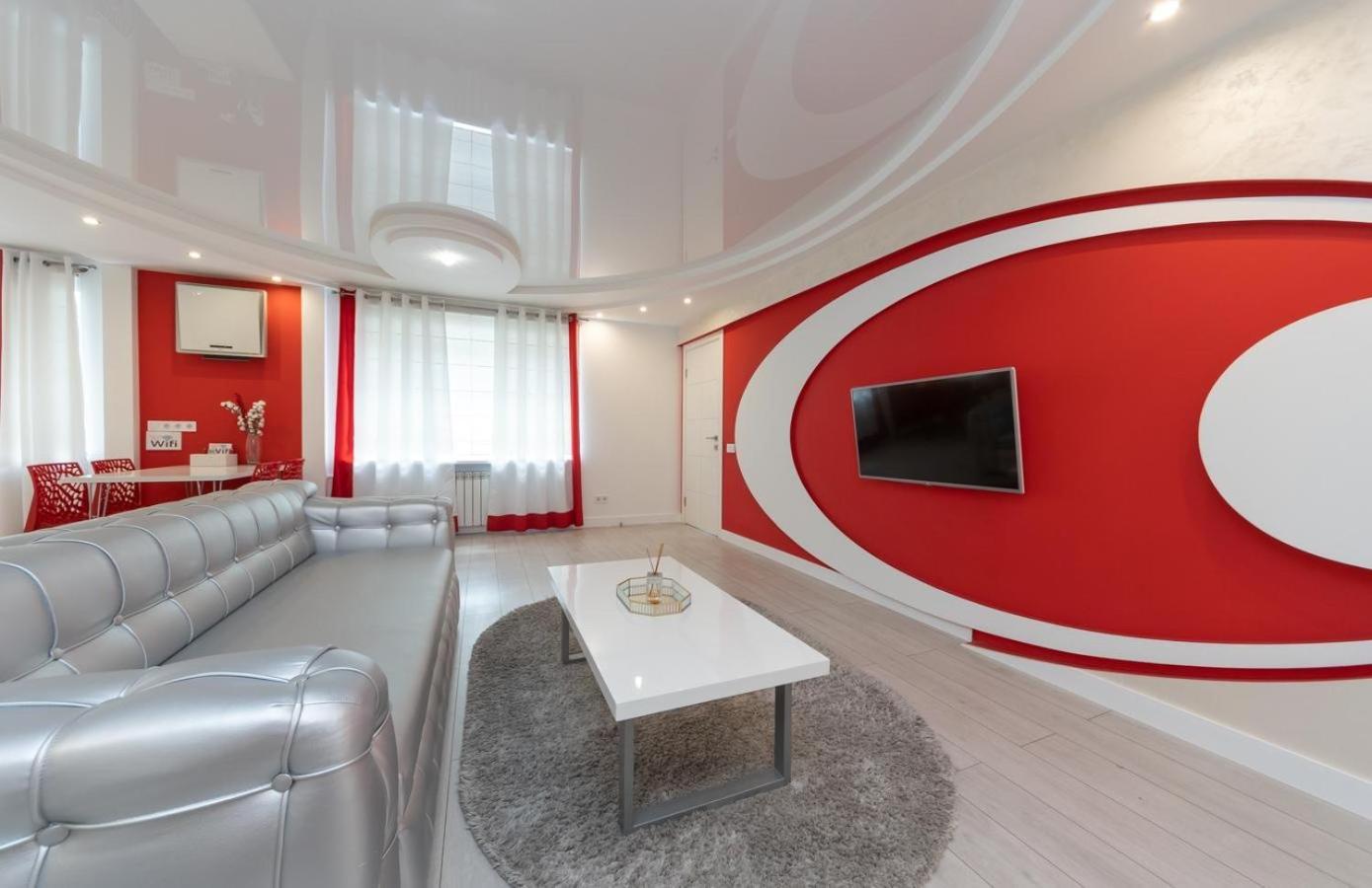 Flat24 On Lesi Ukrainki 3 Apartment Kiev Ngoại thất bức ảnh