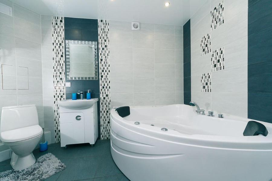 Flat24 On Lesi Ukrainki 3 Apartment Kiev Ngoại thất bức ảnh